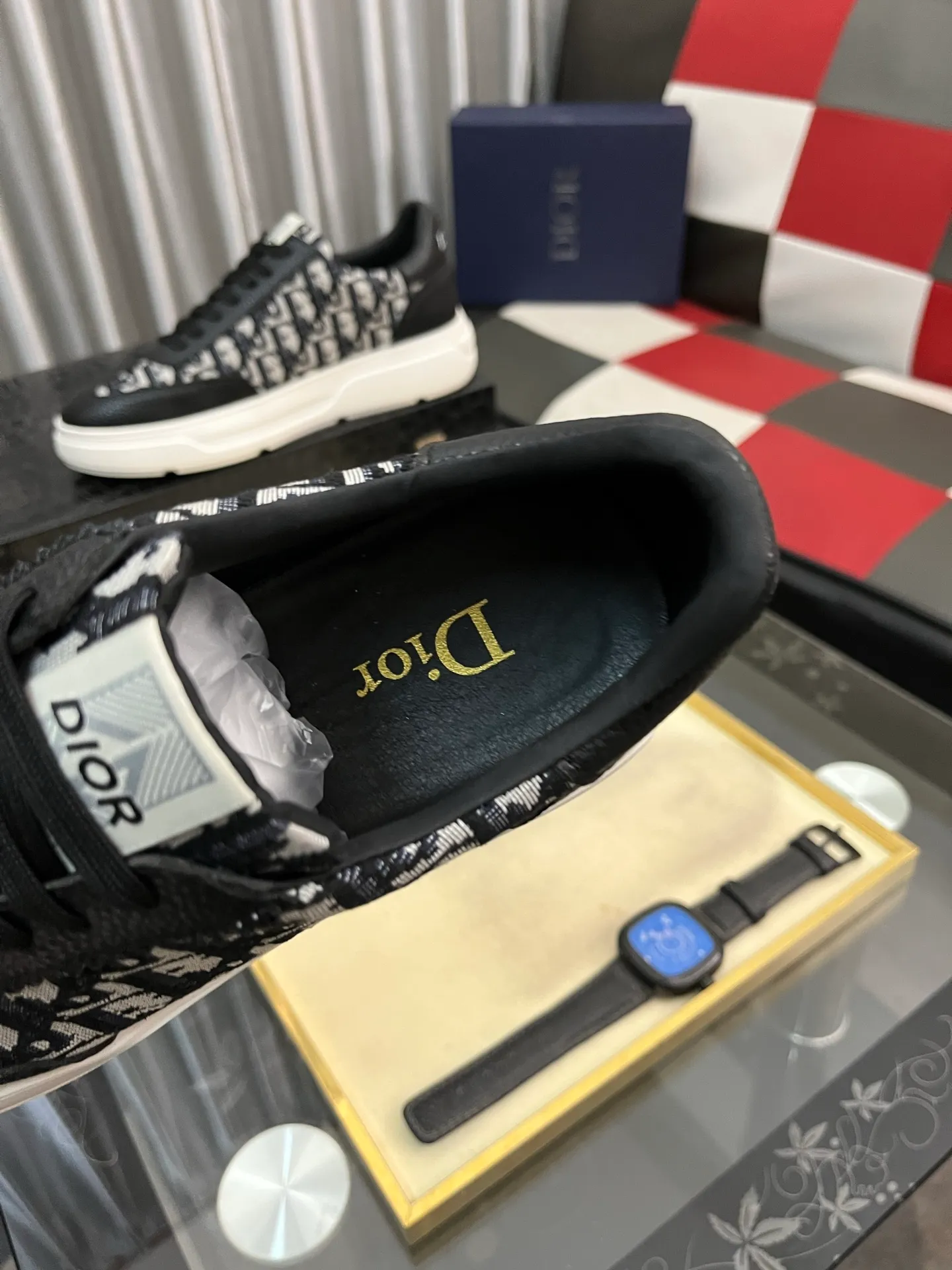 Men's shoes💰: 420⌚️⌚️[Dior] Dior's new men's genuine leather casual shoes, the highest version on the market, any comparison is welcome🆚! The original leather has excellent texture and is super high-end! Fetal sheep net lining imported from Italy, removable pad! Luxurious materials and fine workmanship, highly recommended! Code number: 38-444⃣️Color optional